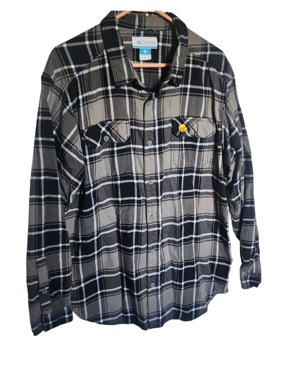 Iowa Hawkeye Columbia Men's Black and Gray Plaid Button-Down Shirt  XL